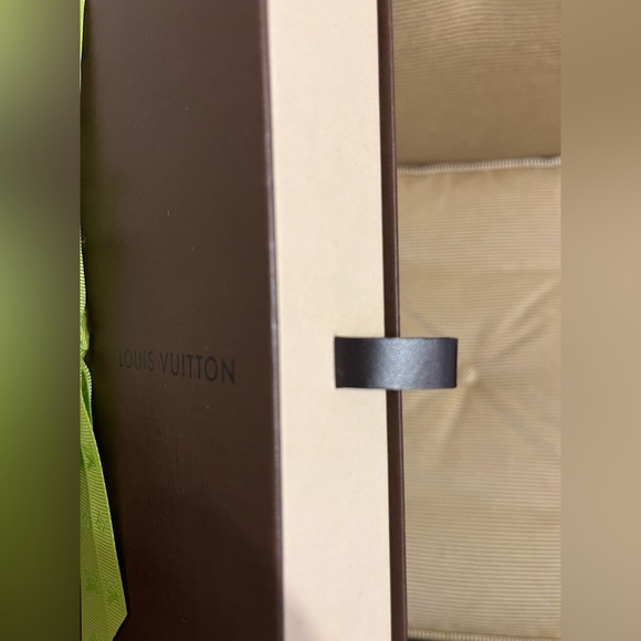 Louis Vuitton Empty “Like New” Gift Box - Picture 5 of 10